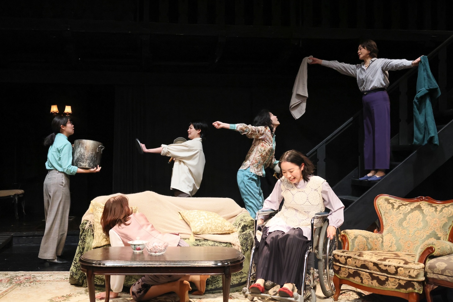 文学座3月アトリエの会「Fefu and Her Friends（フェフ アンド ハー フレンズ）」より。（撮影：宮川舞子）