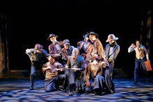 劇団印象-indian elephant- 第33回公演「藤田嗣治～白い暗闇～」より。（撮影：菅原康太）