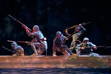 劇団印象-indian elephant- 第33回公演「藤田嗣治～白い暗闇～」より。（撮影：菅原康太）