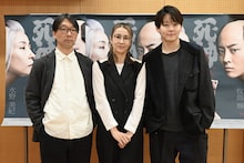 左から倉持裕、水野美紀、牧島輝。