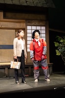 劇団HOTSKY「ミカンの花が咲く頃に」より。（撮影：伊藤星児）