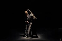 アップデイトダンスNo.118「インダストリアル ブック」より。（Photo by Akihito Abe）