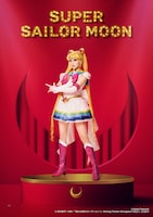 Team Gold Moonより、小山璃奈扮するスーパーセーラームーン / 月野うさぎのキャラクタービジュアル。