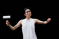 酒井はな×岡田利規「ジゼルのあらすじ」初演の様子。（提供：愛知県芸術劇場）©︎HATORI Naoshi