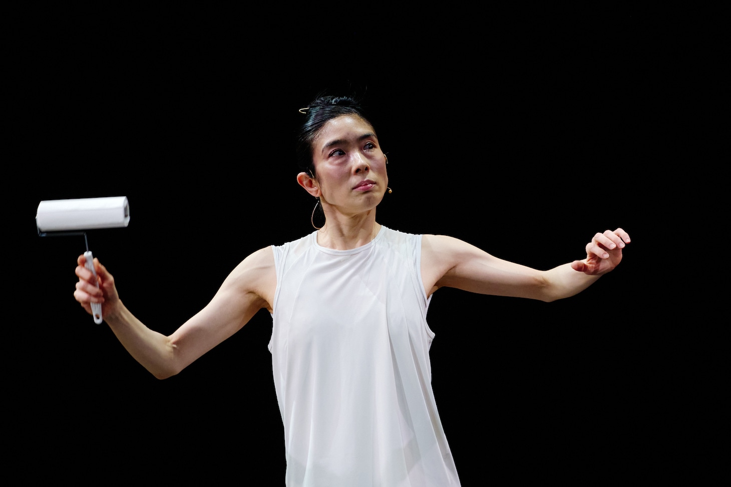 酒井はな×岡田利規「ジゼルのあらすじ」初演の様子。（提供：愛知県芸術劇場）©︎HATORI Naoshi