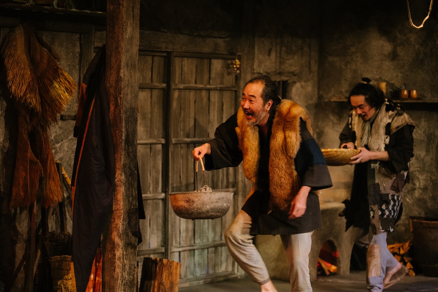 庭劇団ペニノ「埋火（うずみび）」香港公演より。