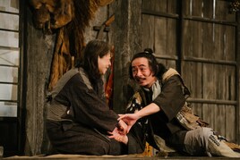 庭劇団ペニノが視覚障害のある出演者と作る「埋火（うずみび）」香港で開幕