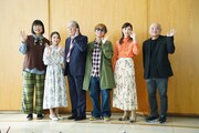 PARCO&CUBE produce 2026「音楽劇 ポルノスター」囲み取材より。左から左から山崎静代、川島海荷、古田新太、安田章大、高岡早紀、青木豪。