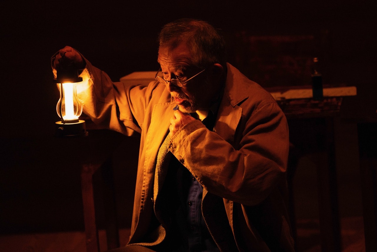 独り芝居「月夜のファウスト」より。（Photo by Akio Kushida）