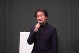 「世田谷パブリックシアター 2026年度ラインアップ発表会」より、芸術監督の白井晃。