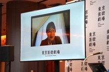 「東京芸術劇場 新芸術監督 舞台芸術部門 岡田利規 音楽部門 山田和樹  就任記者発表会」より、山田和樹。