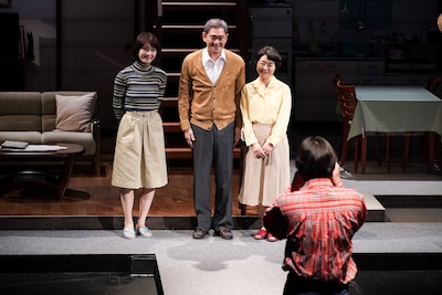 舞台「岸辺のアルバム」より。（撮影：田中亜紀）