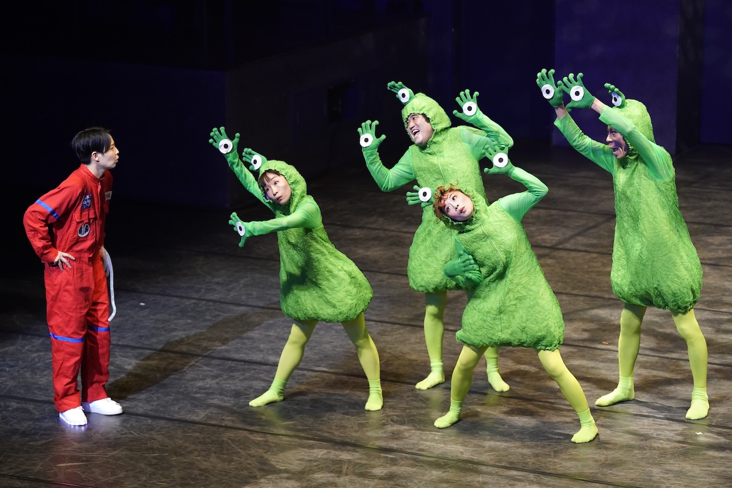 おどる絵本「みえるとか みえないとか」初演より。©大洞博靖