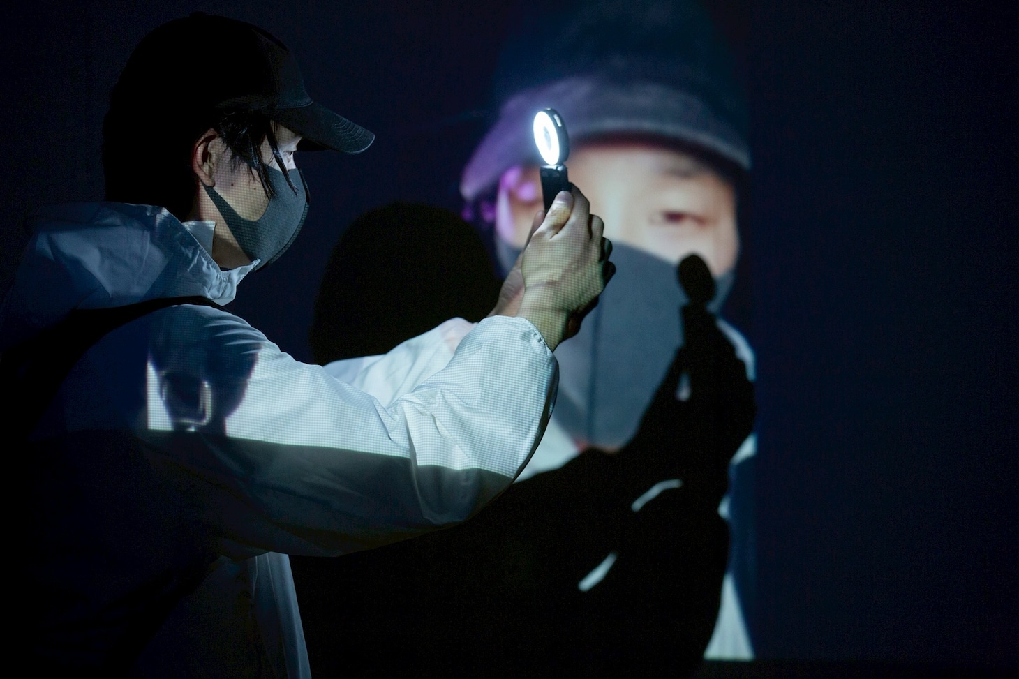 焚きびび no.2「グッド、バーニング」より。（撮影：高木陽春）