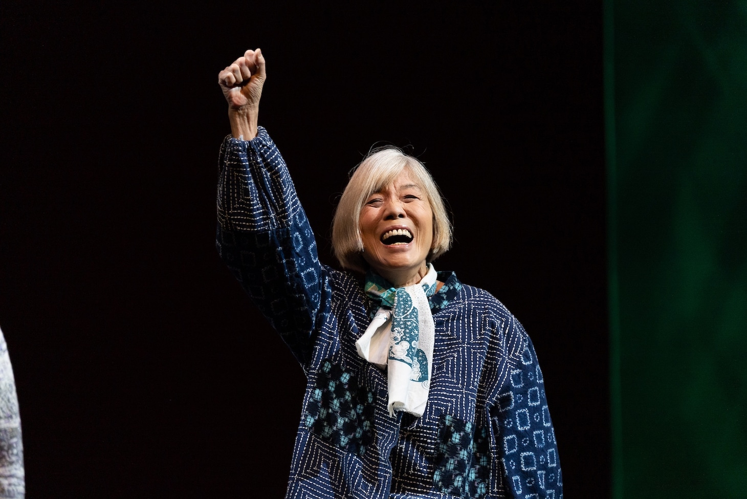 燐光群の中山マリ、老衰のため80歳で死去