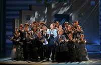 劇団四季 ミュージカル「マンマ・ミーア！」より。（撮影：阿部章仁）