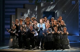 “さらに深化した”劇団四季「マンマ・ミーア！」KAATで明日開幕