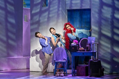 劇団四季 ミュージカル「マンマ・ミーア！」より。（撮影：阿部章仁）