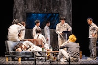 劇団時間制作「社会で生きる動物」より。