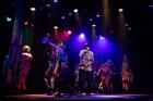 ザ・スズナリが “The Closet Revue”に、阿部顕嵐・山崎一ら出演のEPOCH MAN新作が開幕