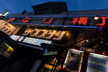 EPOCH MAN「The Closet Revue」より、劇場外観。（撮影：小岩井ハナ）