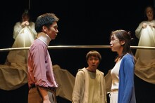 iaku「粛々と運針」より。（撮影：堀川高志）