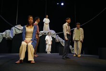 iaku「粛々と運針」より。（撮影：堀川高志）