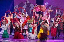 堂本光一率いるミュージカル「チャーリーとチョコレート工場」が“再出発”！東京公演開幕