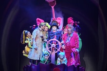 堂本光一率いるミュージカル「チャーリーとチョコレート工場」が“再出発”！東京公演開幕