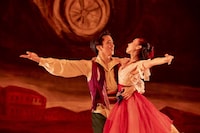 バレエ「アレコ」より。（撮影：西川幸治）