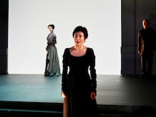 宮沢りえ、PARCO劇場での「メアリー・ステュアート」開幕に「前を向いて挑戦し続けたい」