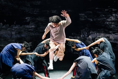 NODA・MAP 第28回公演「華氏マイナス320°」より。