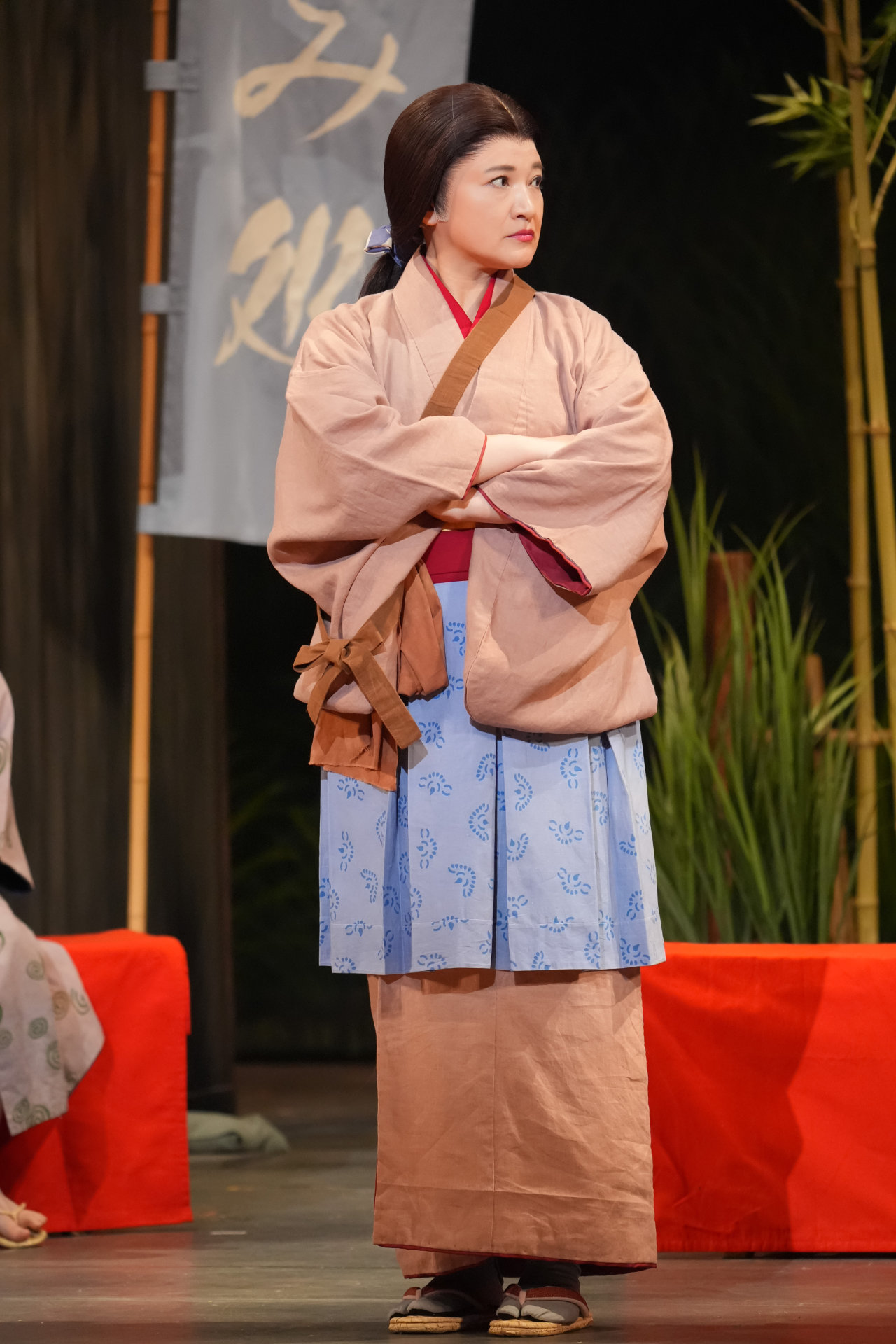 「氷川きよし特別公演」明治座公演より、第1部「白雲の城」の様子。