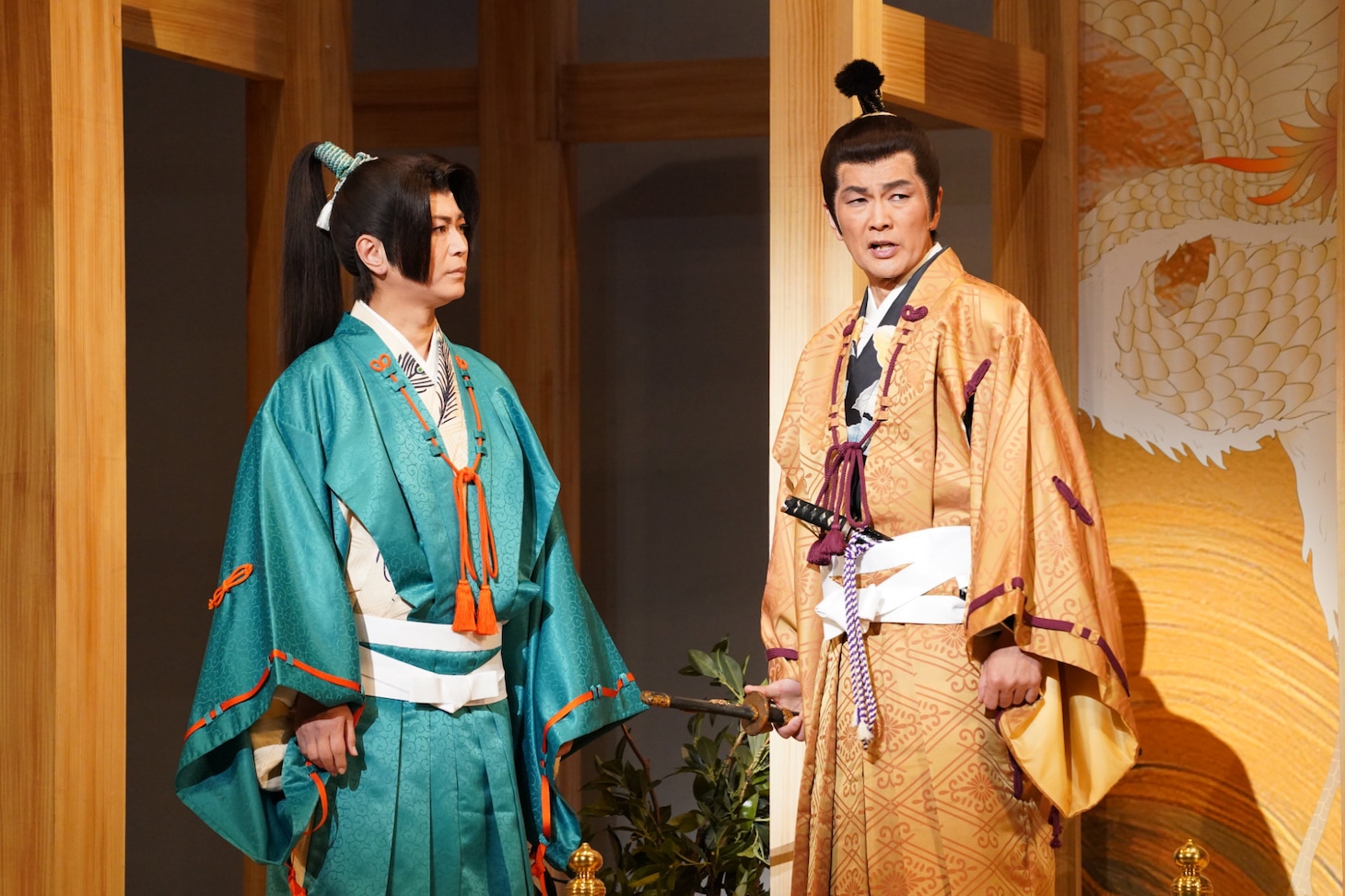 「氷川きよし特別公演」明治座公演より、第1部「白雲の城」の様子。