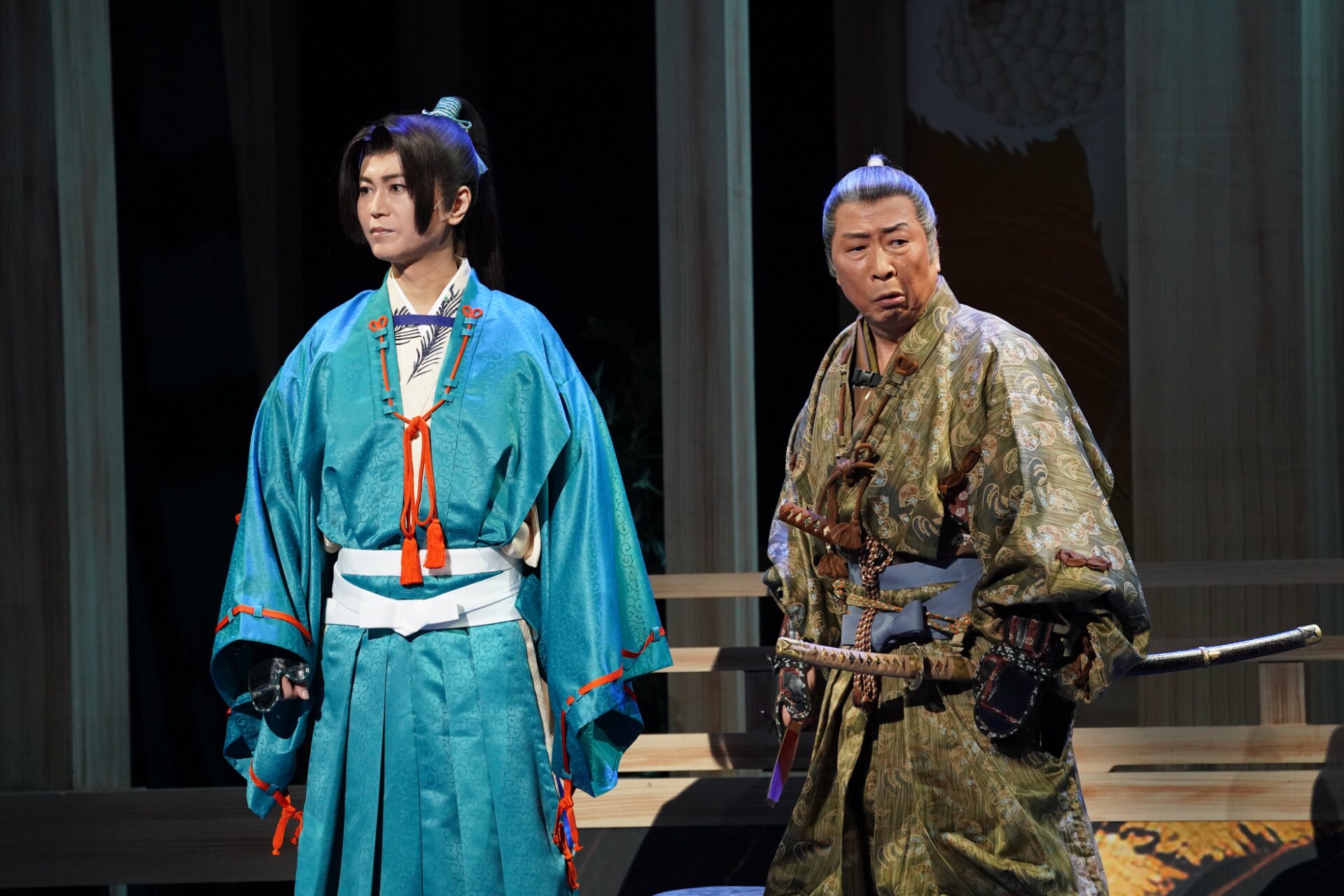 氷川きよし特別公演」明治座公演より、第1部「白雲の城」の様子