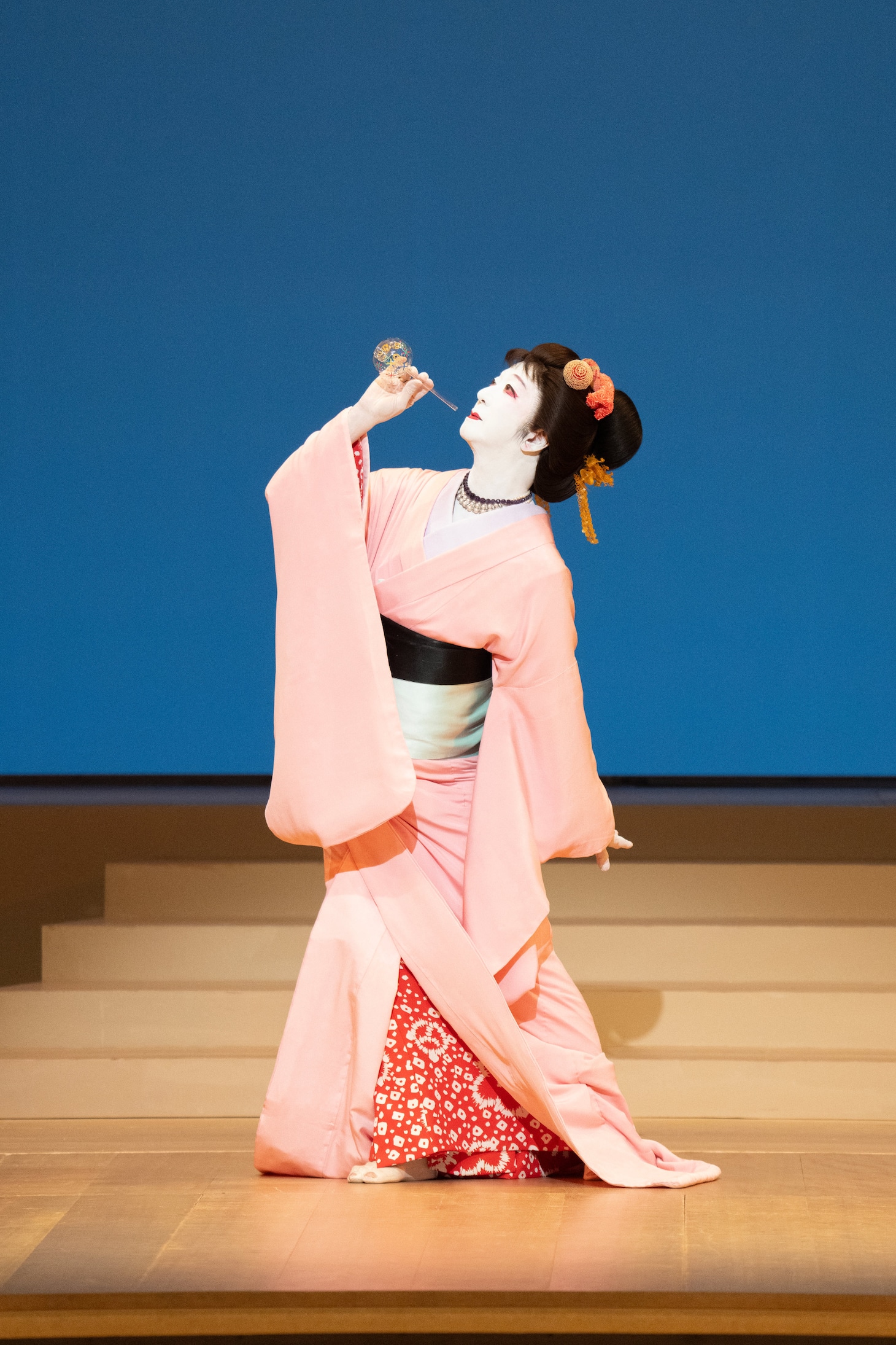 「坂東玉三郎特別公演」より「長崎十二景」の様子。©松竹