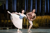 新国立劇場バレエ団「ジゼル」ロンドン公演より。（Photo by Foteini Christofilopoulou）