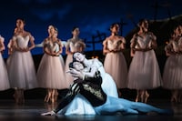 新国立劇場バレエ団「ジゼル」ロンドン公演より。（Photo by Foteini Christofilopoulou）