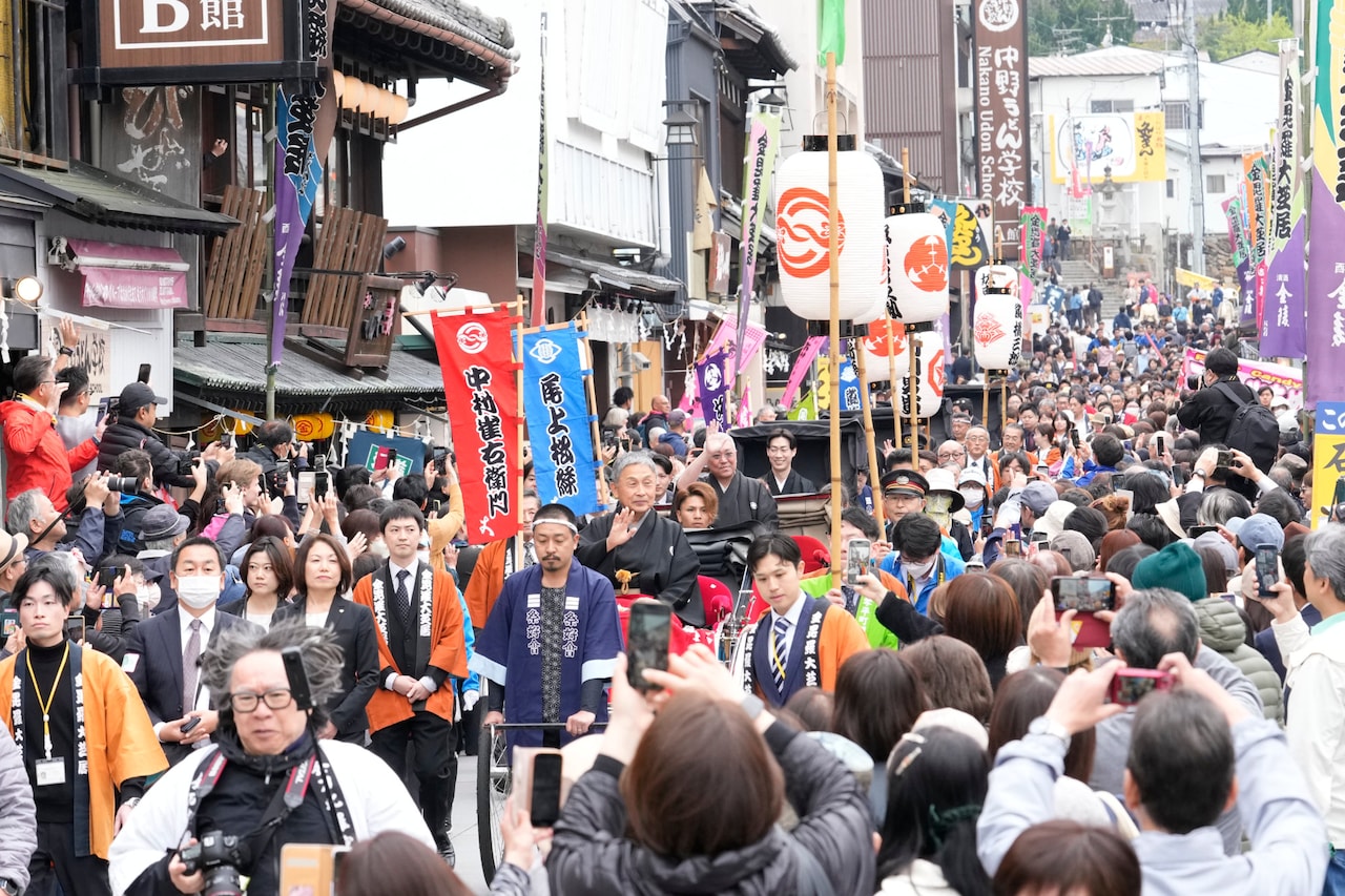 「第三十九回 四国こんぴら歌舞伎大芝居」「第三十九回 四国こんぴら歌舞伎大芝居」初日前日に行われたお練りの様子。