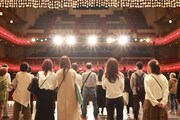 過去の舞台体験ツアーの様子。