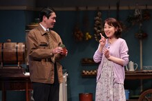 加藤健一事務所 vol.123「Flowering Cherry～夢見るチェリー～」より。（撮影：石川純）