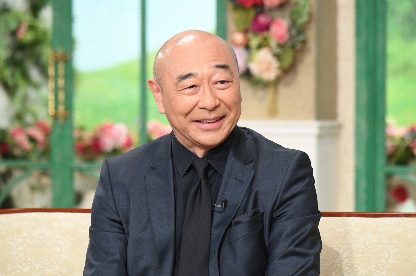 「徹子の部屋」より、高橋克実。©テレビ朝日