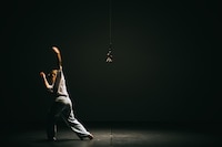 遠藤七海「婆美肉魂」より。（撮影：岩本順平）