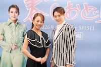 翼和希（右）と千咲えみ（左）。