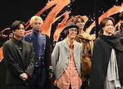 EX THEATER ARIAKE OPENING LINEUP「AmberS -アンバース-」初日前会見の様子。前列左から加藤シゲアキ、河原雅彦、寺西拓人。後列左から松尾龍、嶋﨑斗亜。