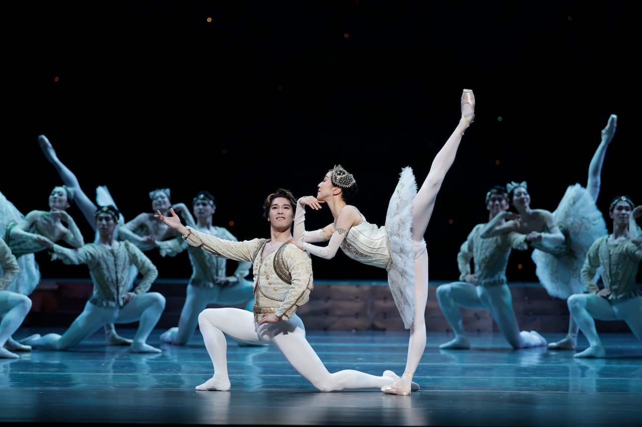 吉田都「古典バレエの持つ普遍的な本質を受け継いで」、新国立劇場バレエ団「ライモンダ」開幕