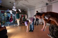 バストリオ「新しい野良犬／ニューストリートドッグ2」より。（撮影：山口梓沙）