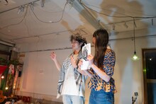 バストリオ「新しい野良犬／ニューストリートドッグ2」より。（撮影：山口梓沙）