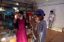 バストリオ「新しい野良犬／ニューストリートドッグ2」より。（撮影：山口梓沙）