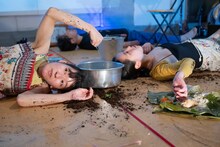 バストリオ「新しい野良犬／ニューストリートドッグ2」より。（撮影：山口梓沙）